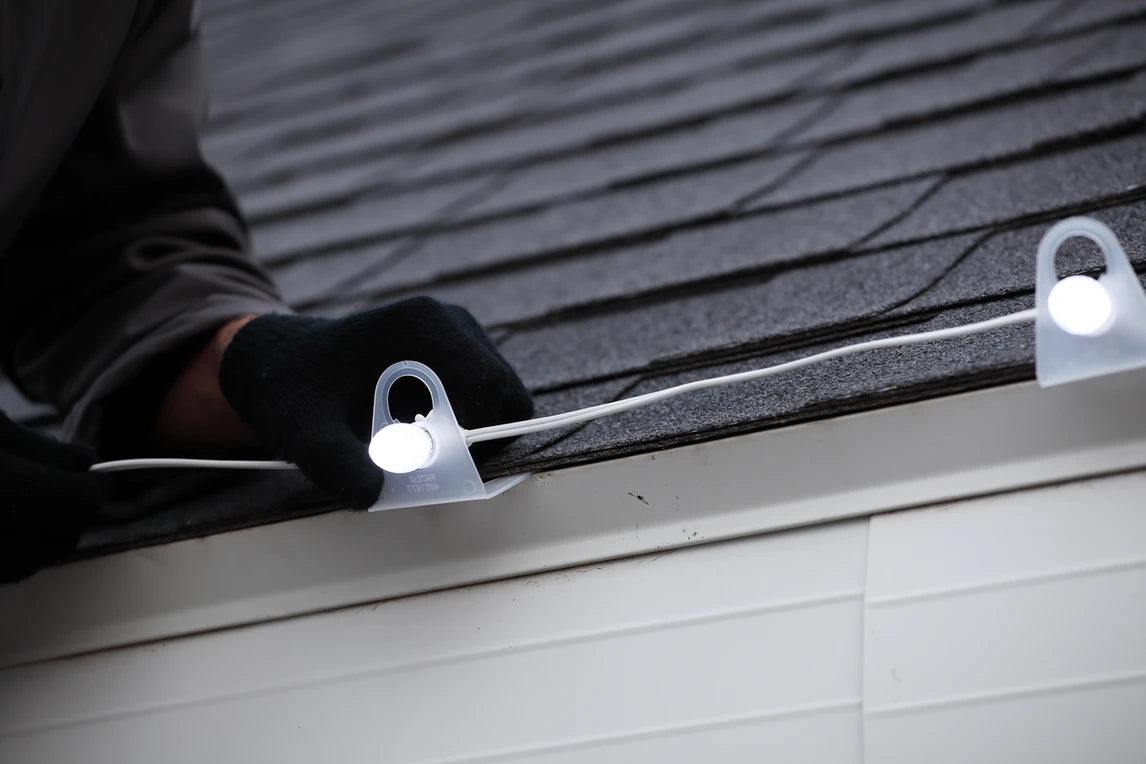 Seasonal Source - Shingle Tab 2-Hole Light Clip (100 Piece) - 39001-Q100